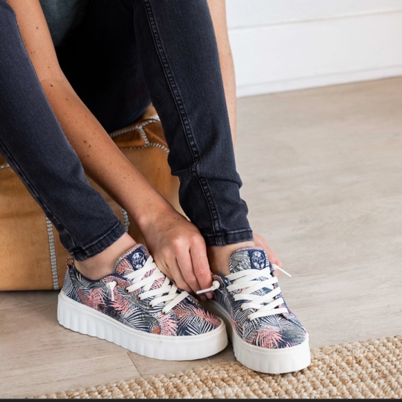 Roxy Shoes - Roxy Sheilahh Platform Surf shoes Palm tree 🌴 size 9